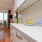 Lägenhet Central Beach Apartment Makarska