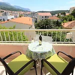 Central Beach Apartment מאקרסקה