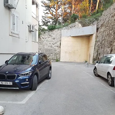 Central Beach Apartment Makarska