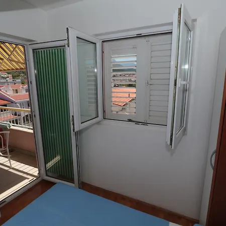 Central Beach Apartment Apartman *